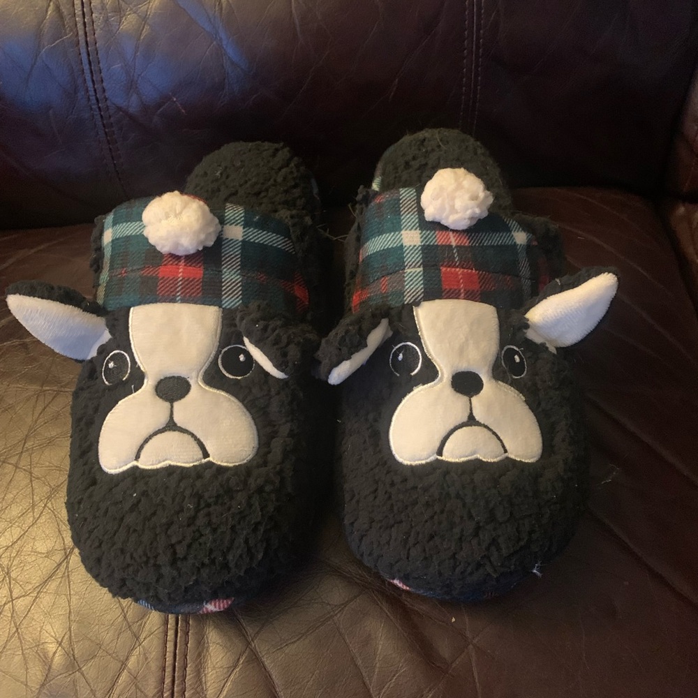 Women’s Animal Slippers.
